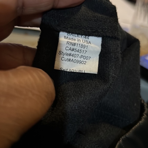 Bailey/44 Thandi Black Eco Leather Wide-Leg Capri Pants Size Large - Picture 11 of 12